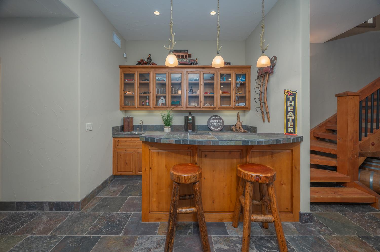 1834 Thunderbolt Trail