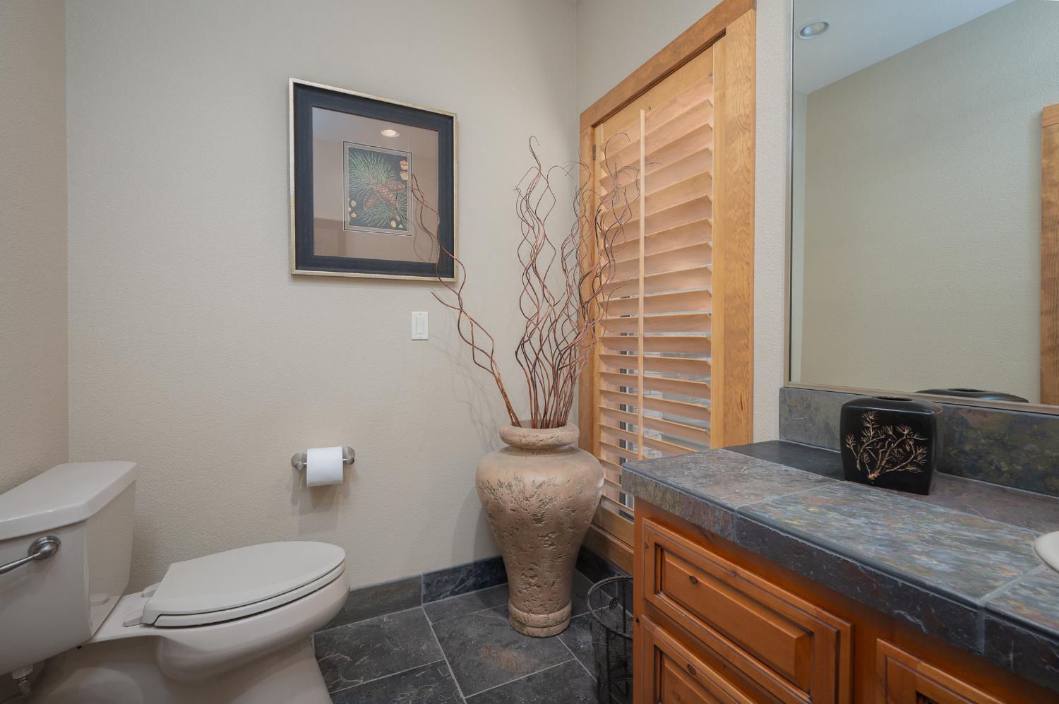 1834 Thunderbolt Trail