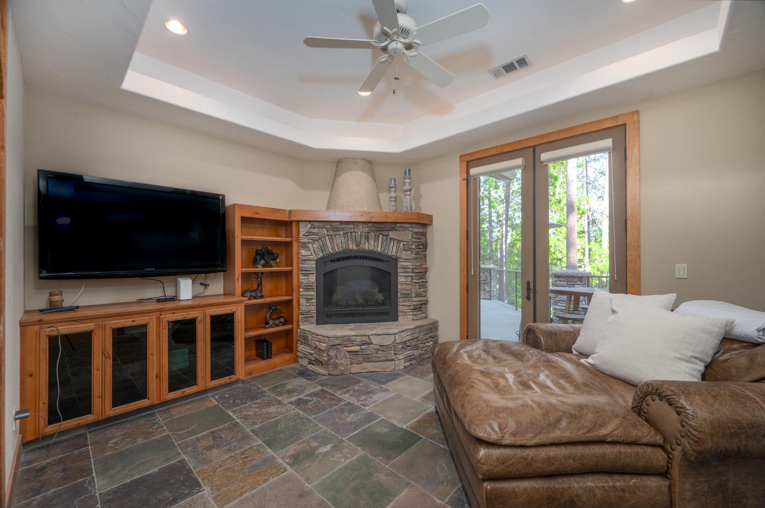 1834 Thunderbolt Trail