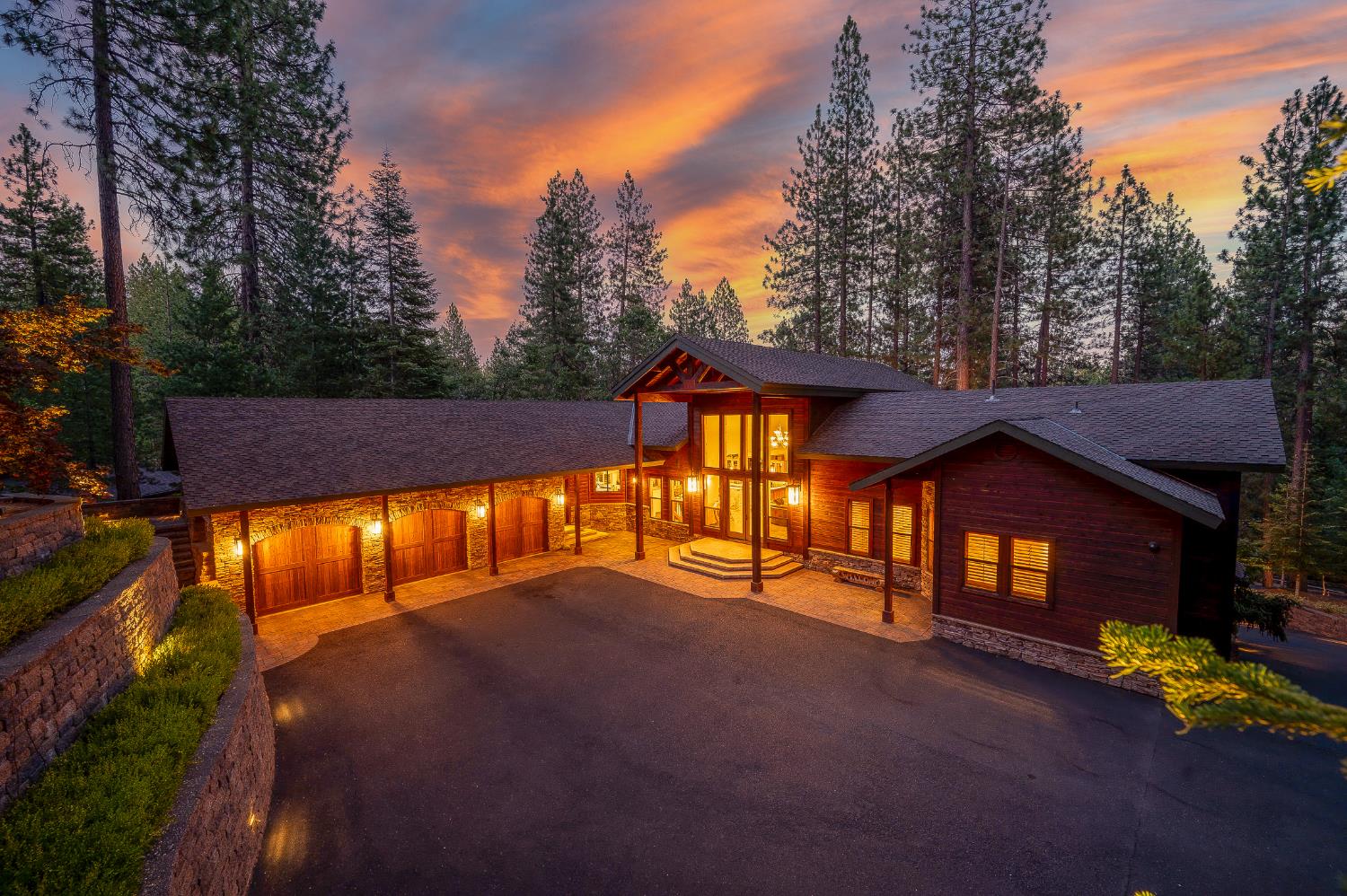 1834 Thunderbolt Trail