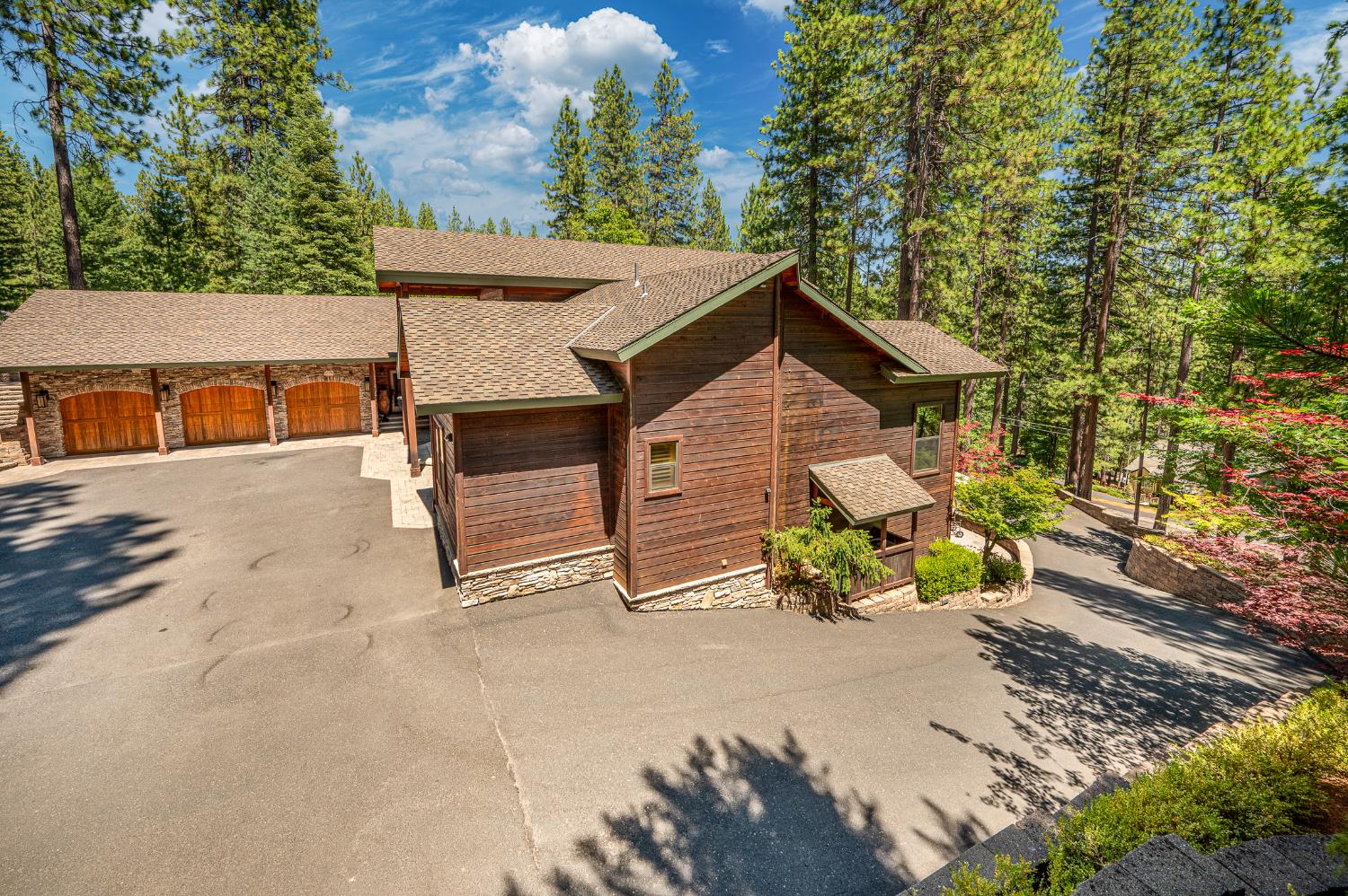 1834 Thunderbolt Trail