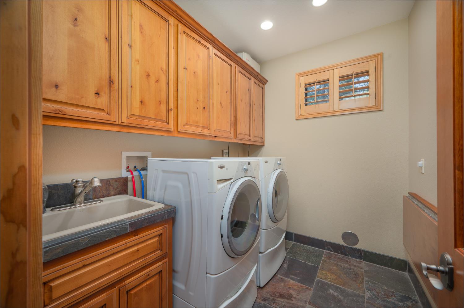 1834 Thunderbolt Trail