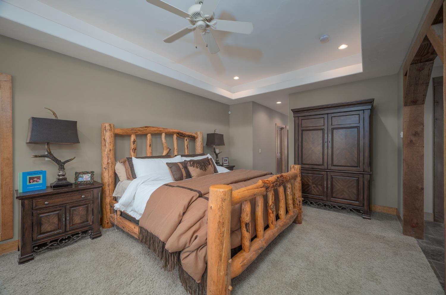 1834 Thunderbolt Trail