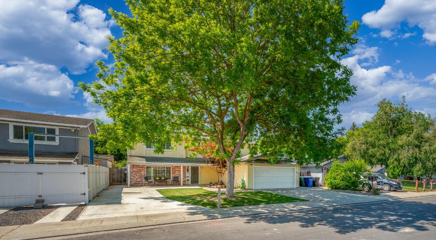 2104 Golden Leaf Court