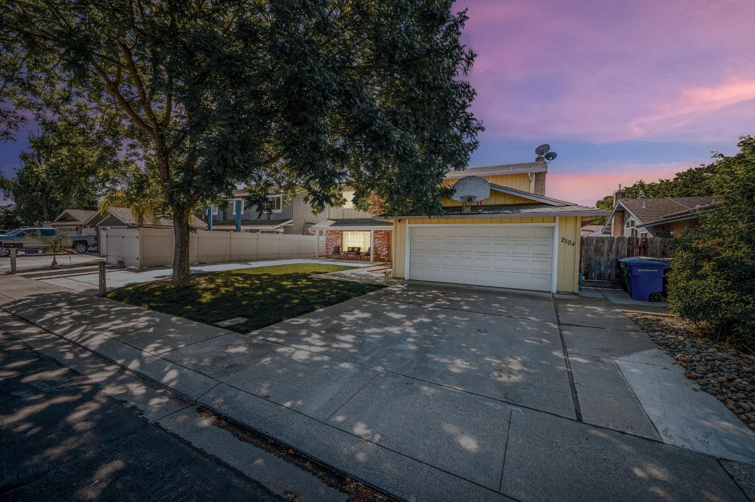 2104 Golden Leaf Court