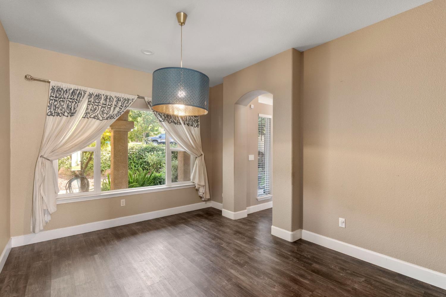 748 Valley View Drive