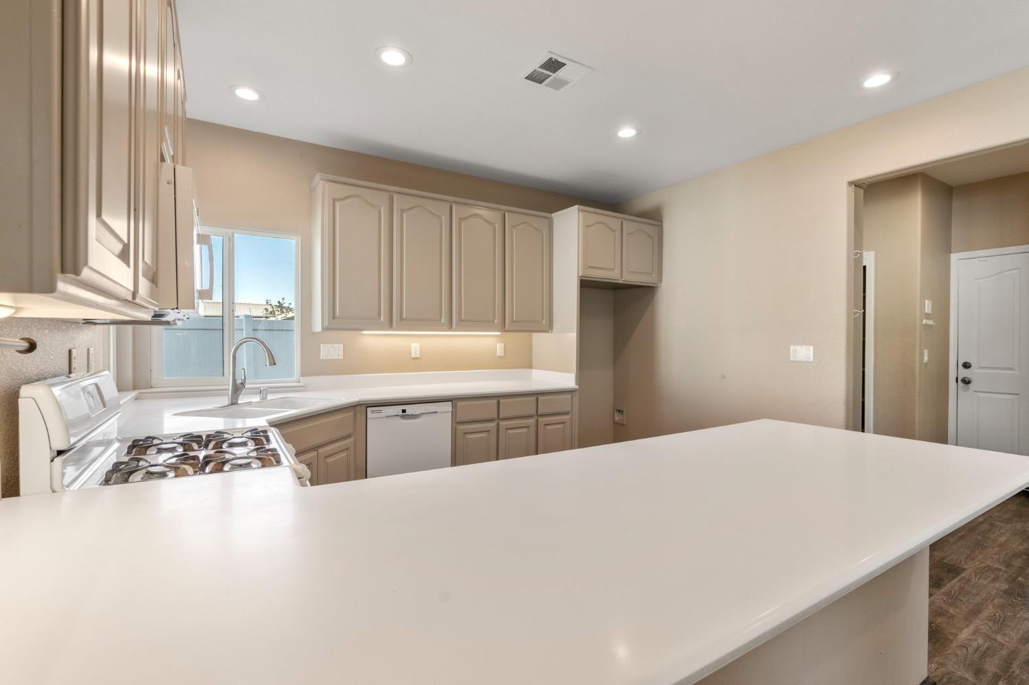 748 Valley View Drive