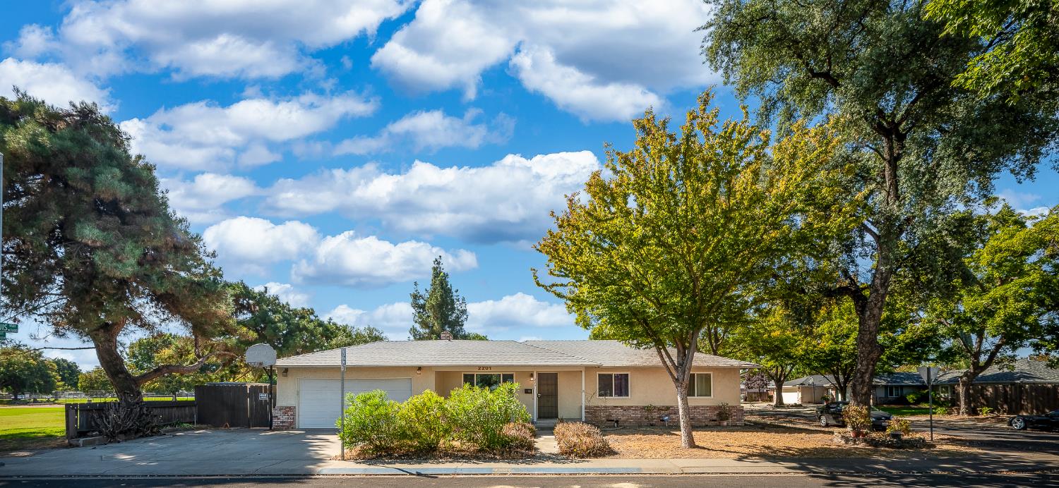 2201 Presidio Avenue