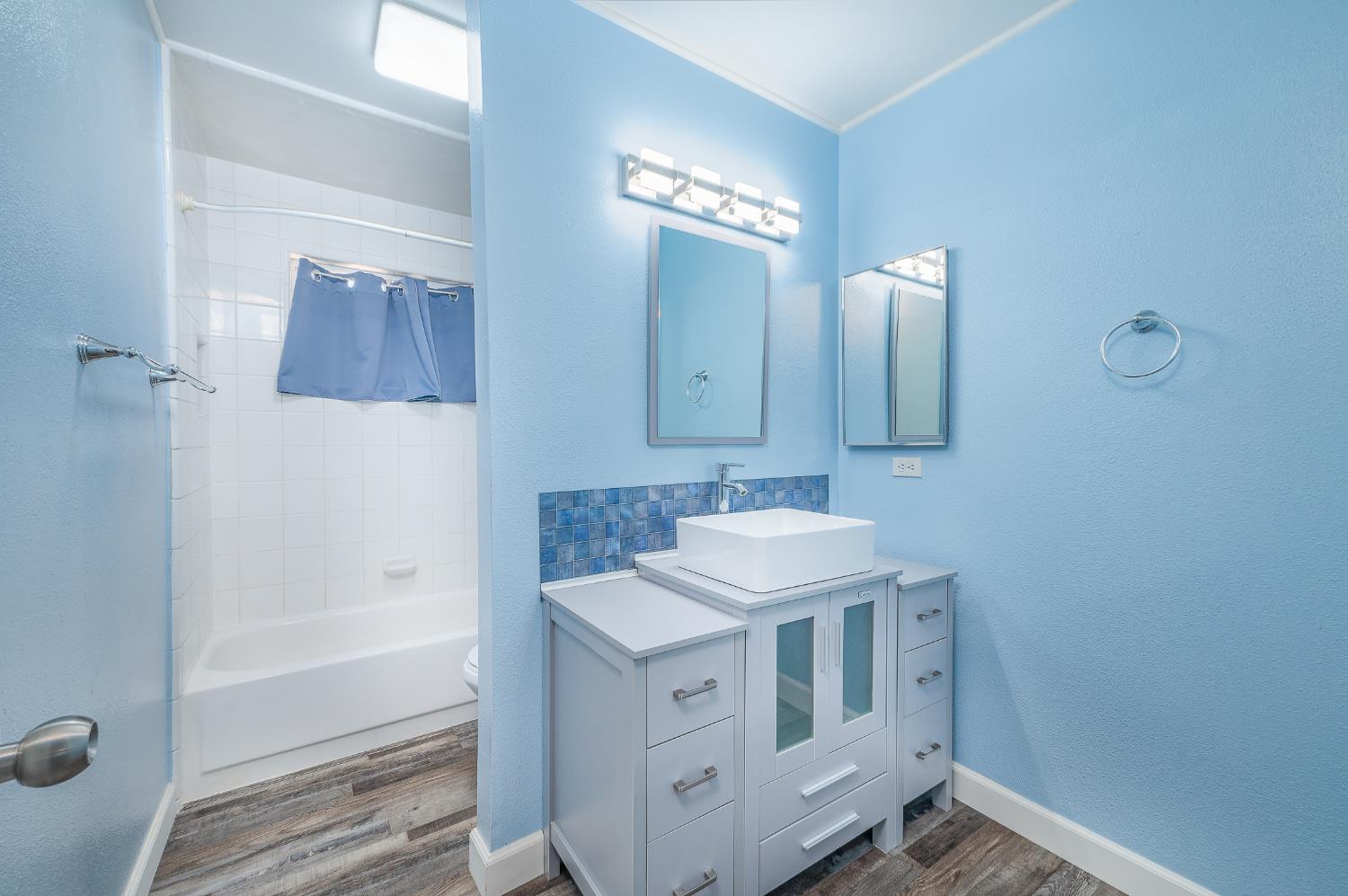 2201 Presidio Avenue