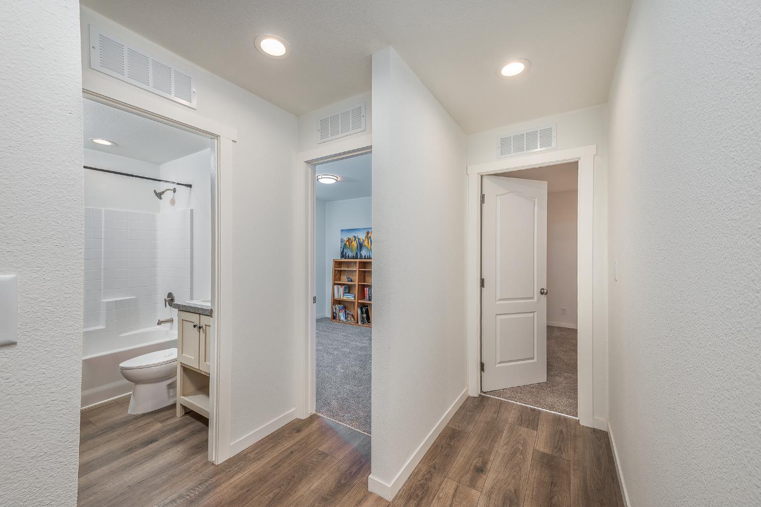 2307 Oakdale Road 13