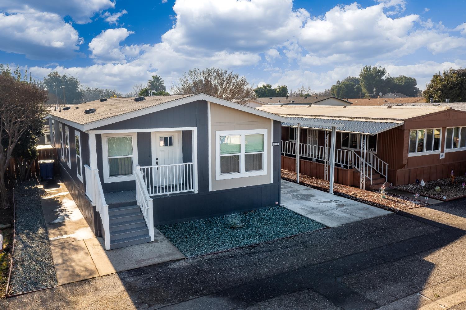 2307 Oakdale Road 13