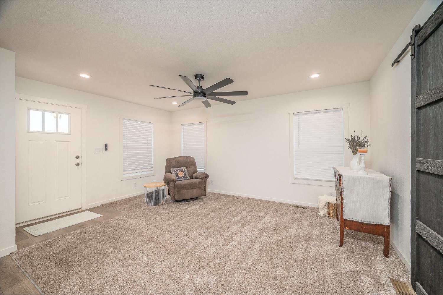 2307 Oakdale Road 13