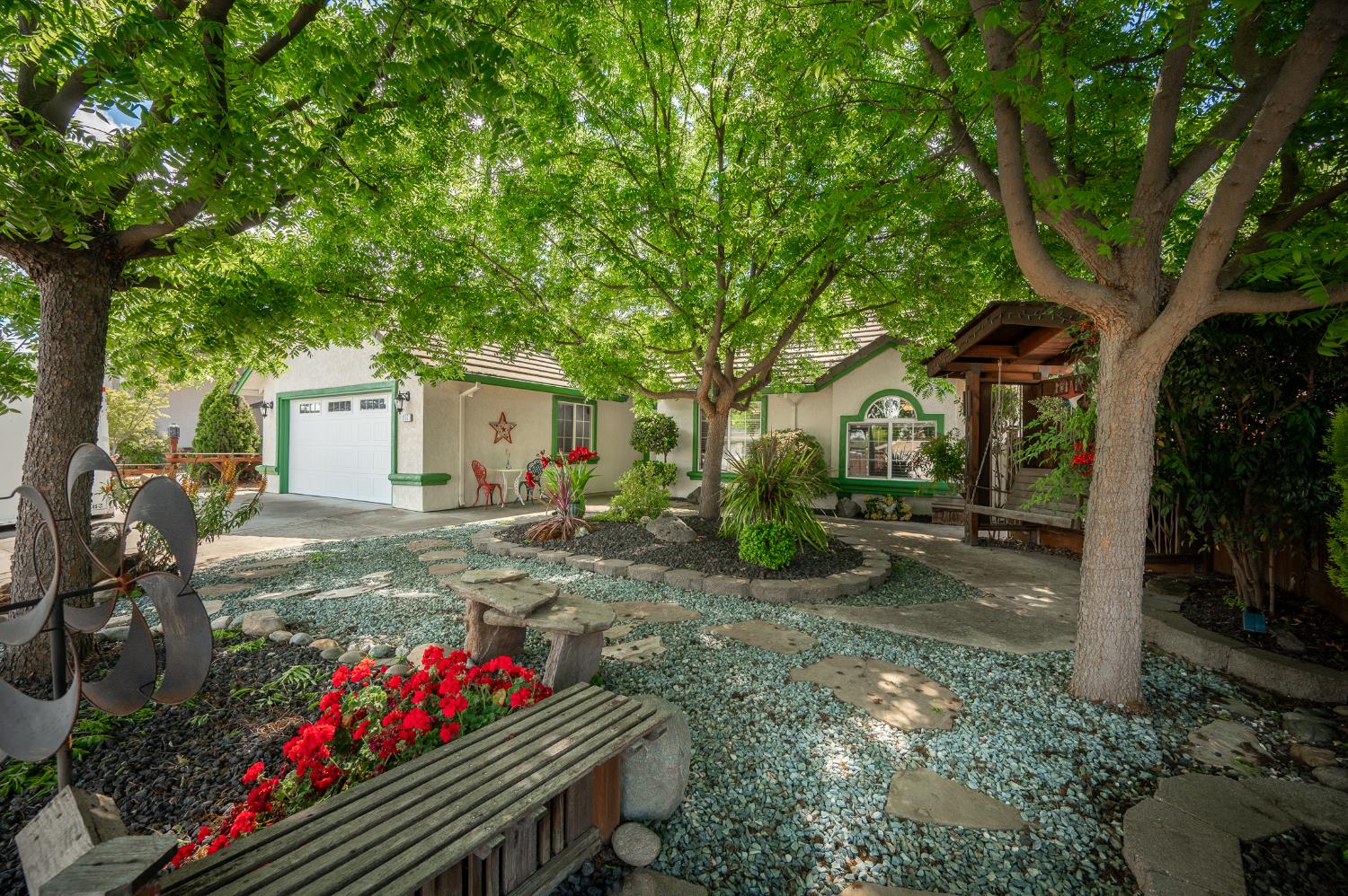 1253 River Bluff Drive