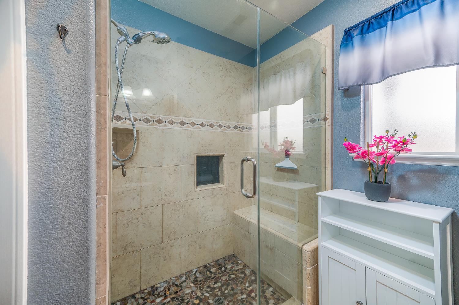 1253 River Bluff Drive