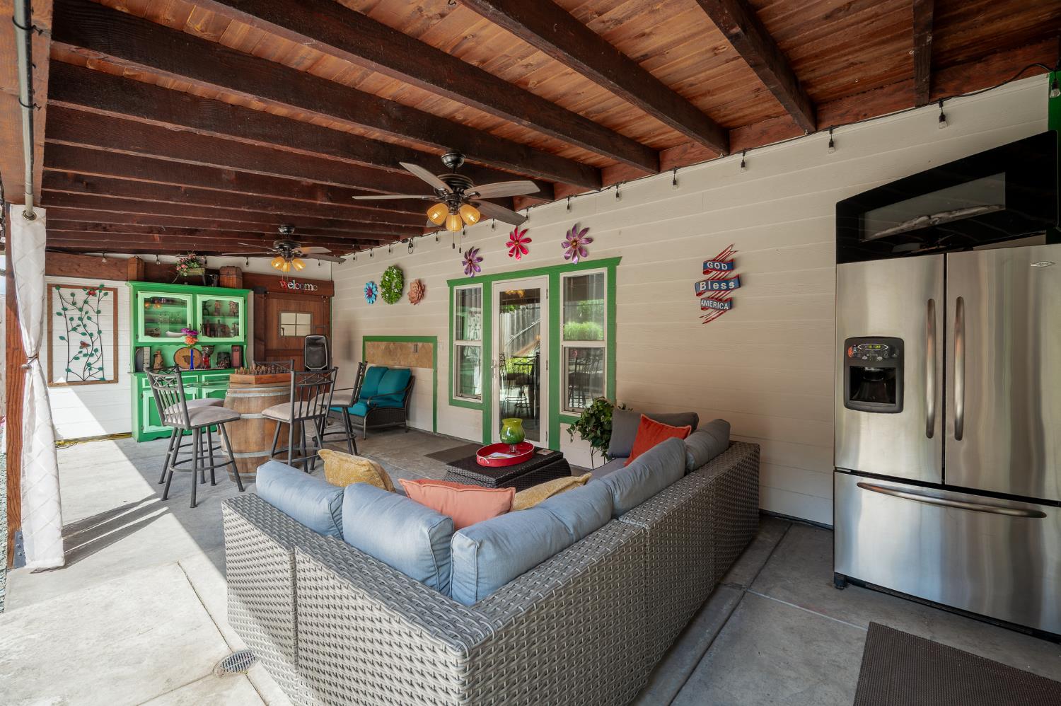 1253 River Bluff Drive