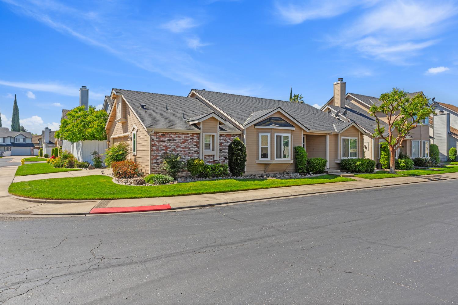 2828 Field Stone Street