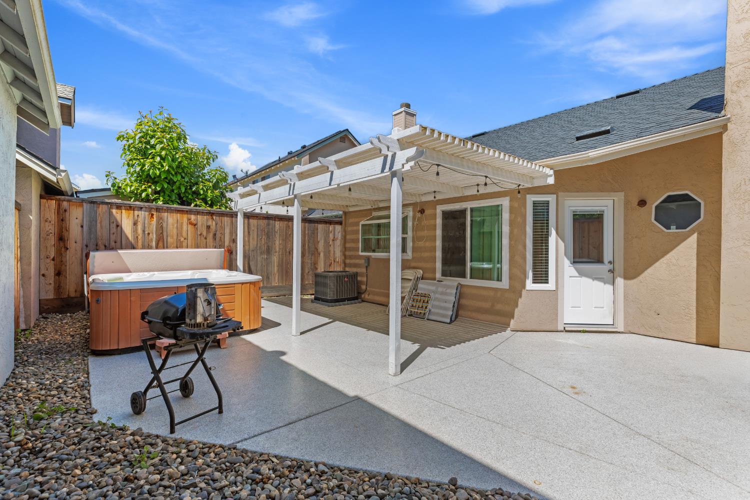 2828 Field Stone Street
