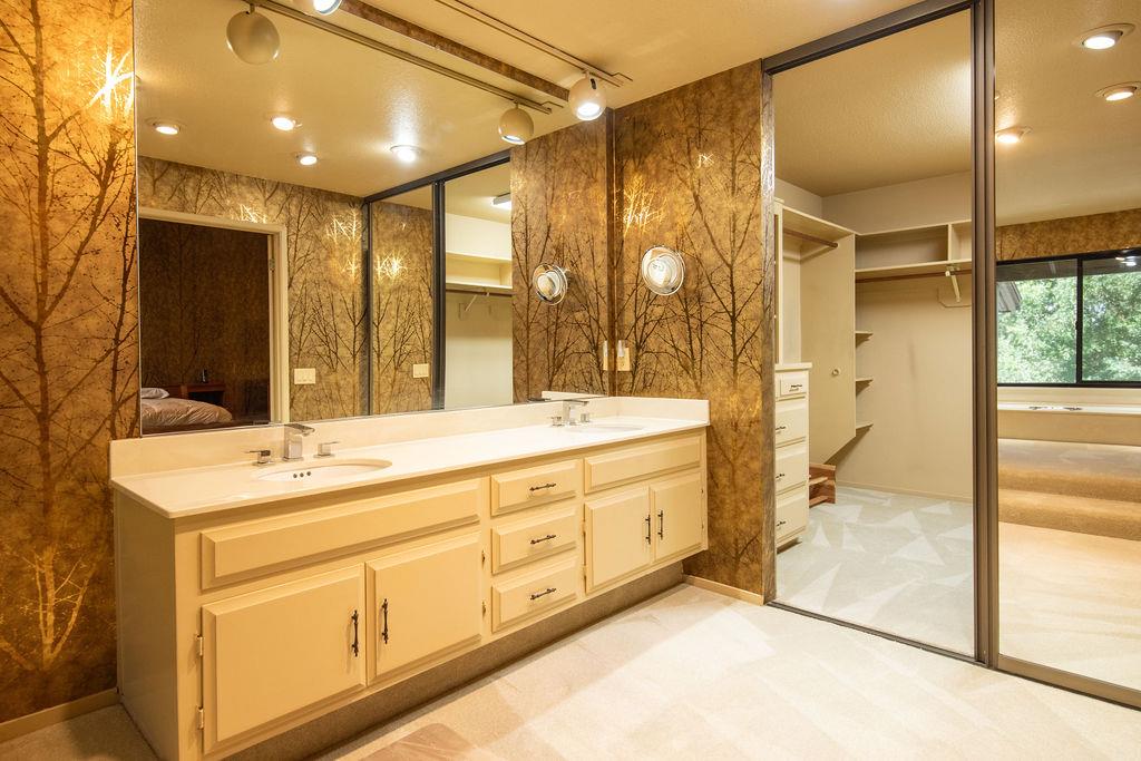 1921 Edgebrook Drive A