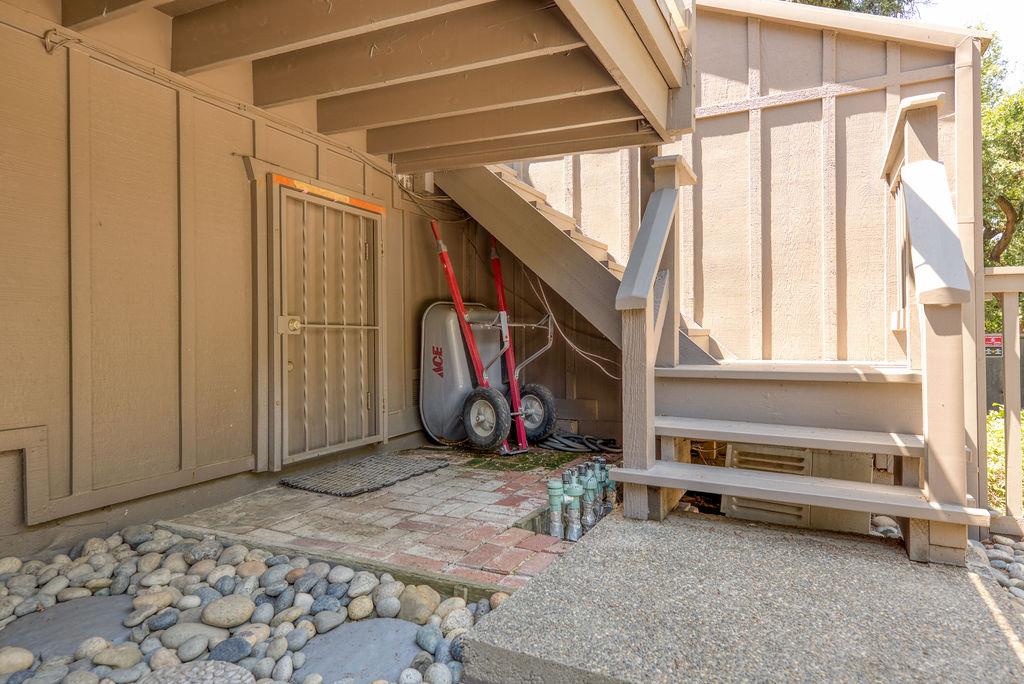 1921 Edgebrook Drive A