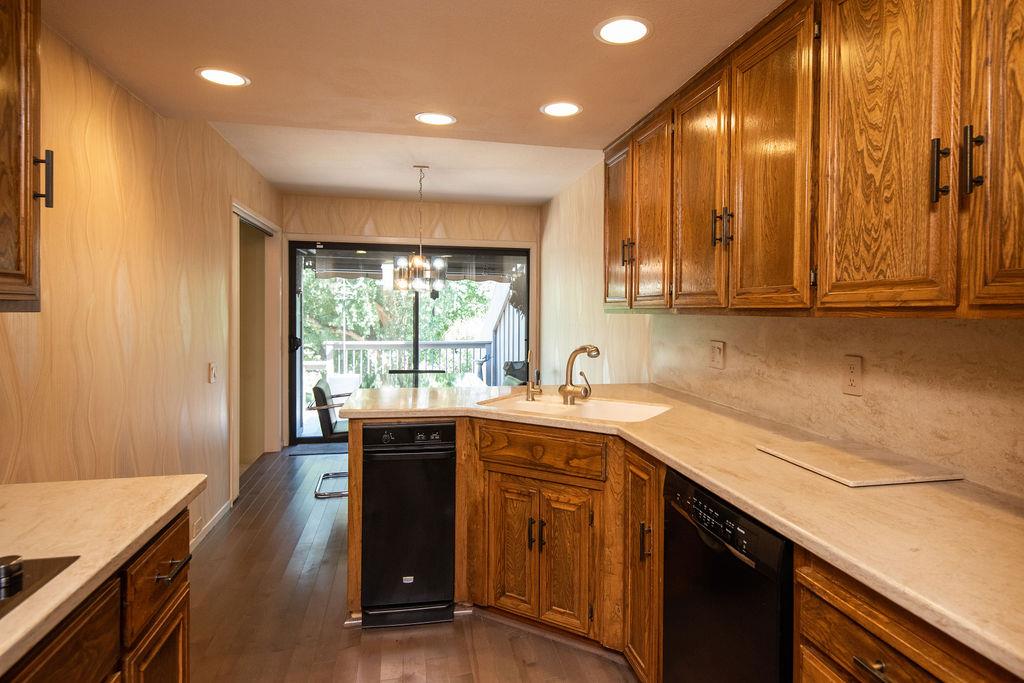 1921 Edgebrook Drive A