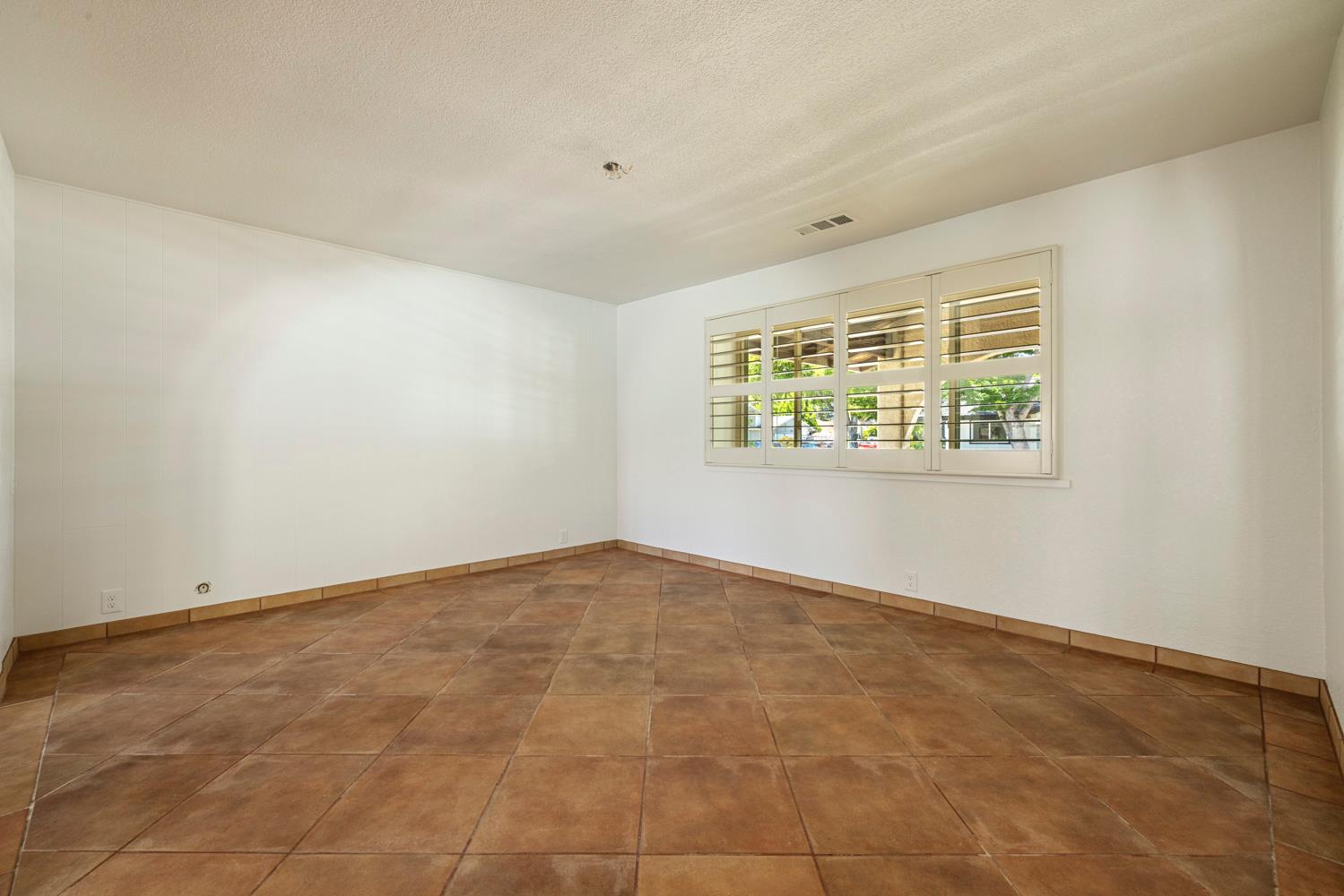 3904 Trillium Avenue