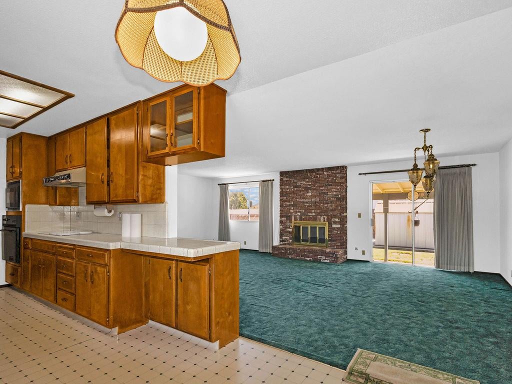 1700 Carignane Way