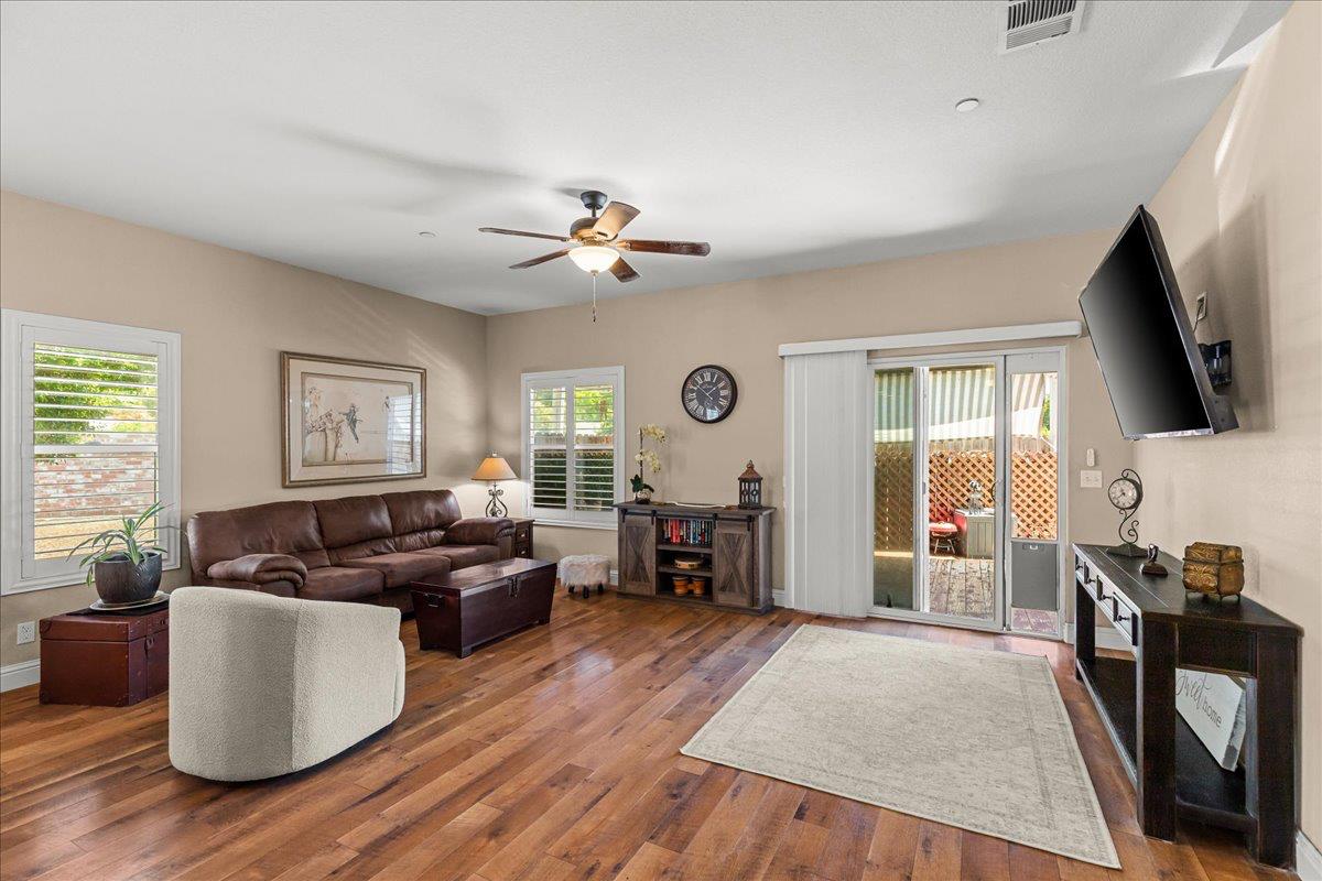 1009 Fairmont Court