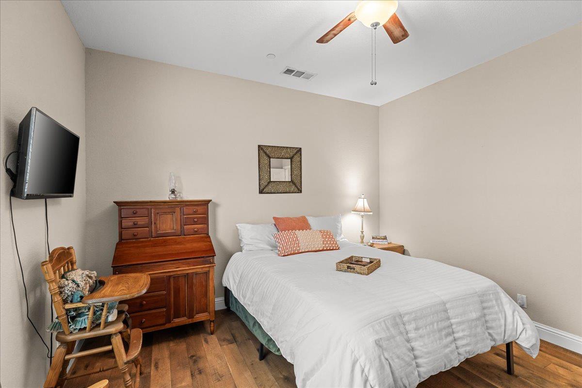 1009 Fairmont Court