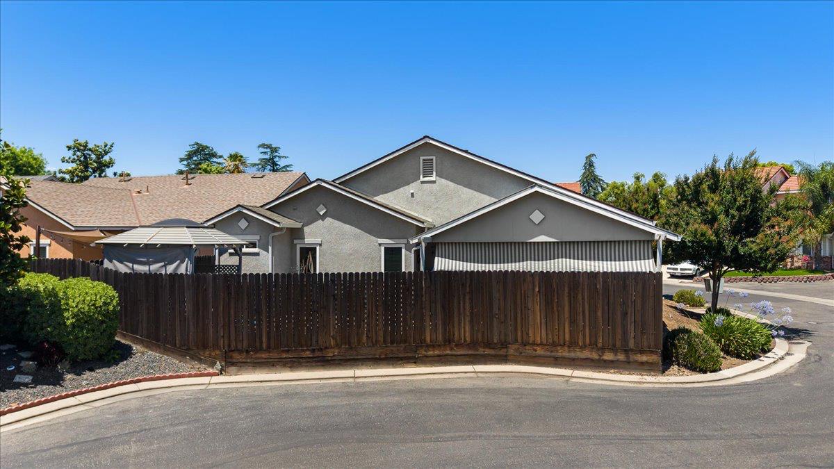 1009 Fairmont Court