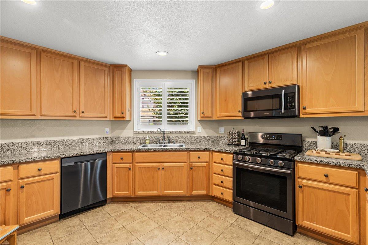1009 Fairmont Court