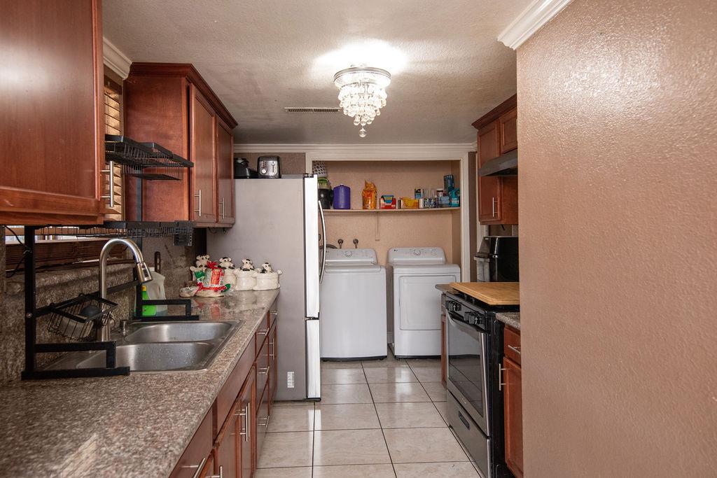 1522 Vine Circle