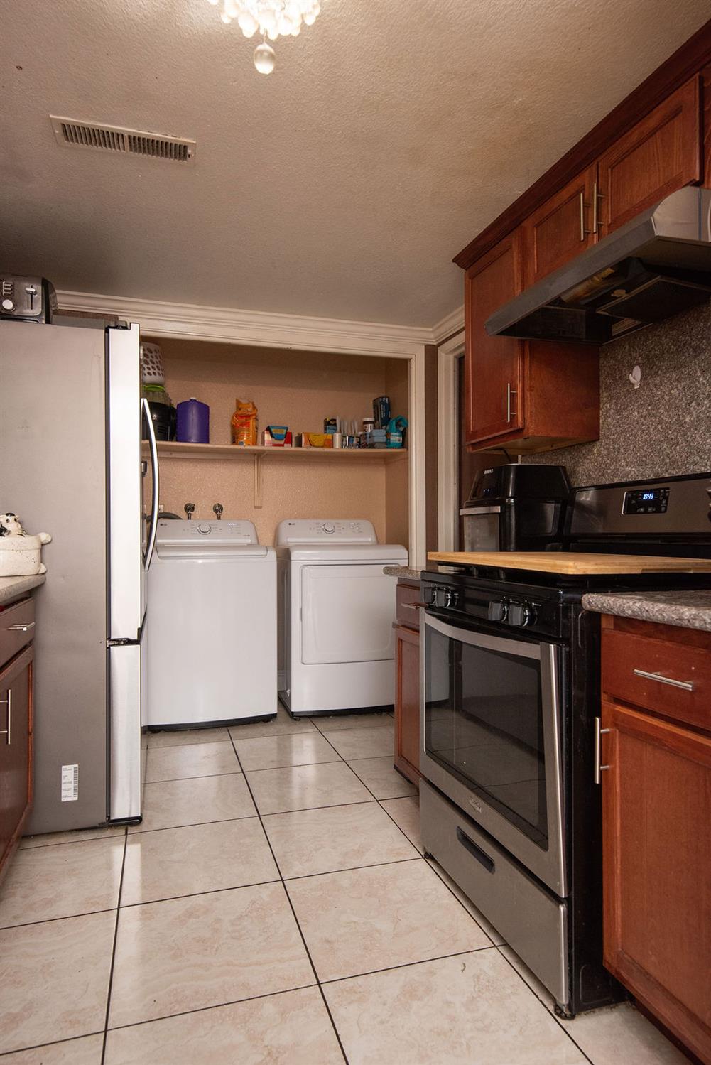 1522 Vine Circle