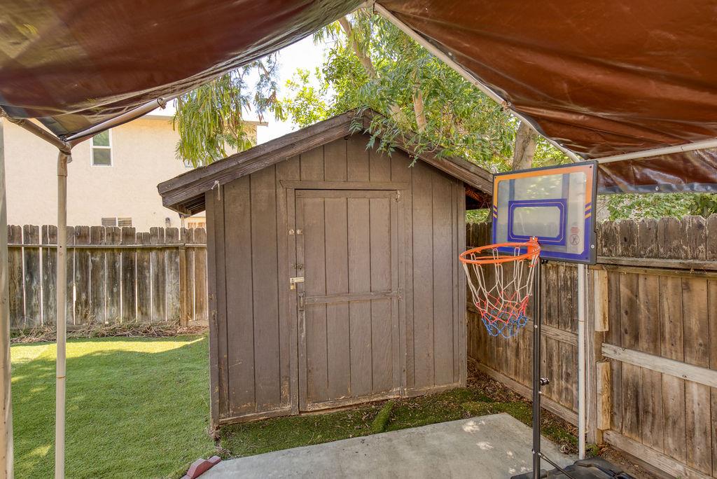 1522 Vine Circle