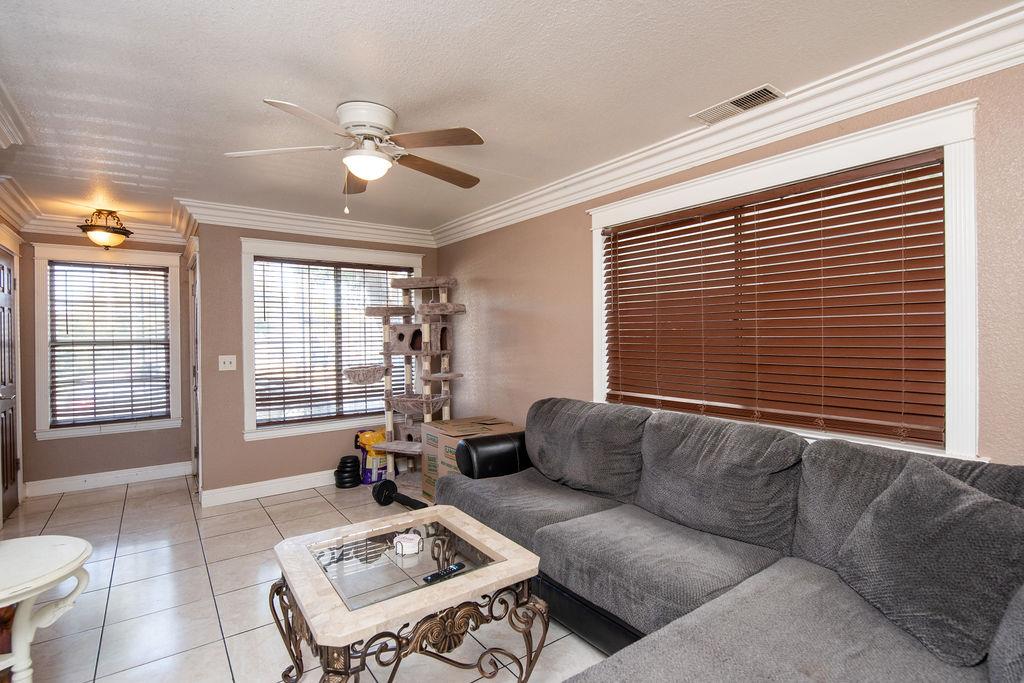 1522 Vine Circle