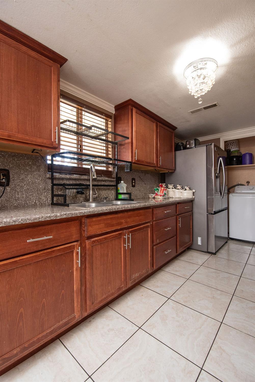 1522 Vine Circle