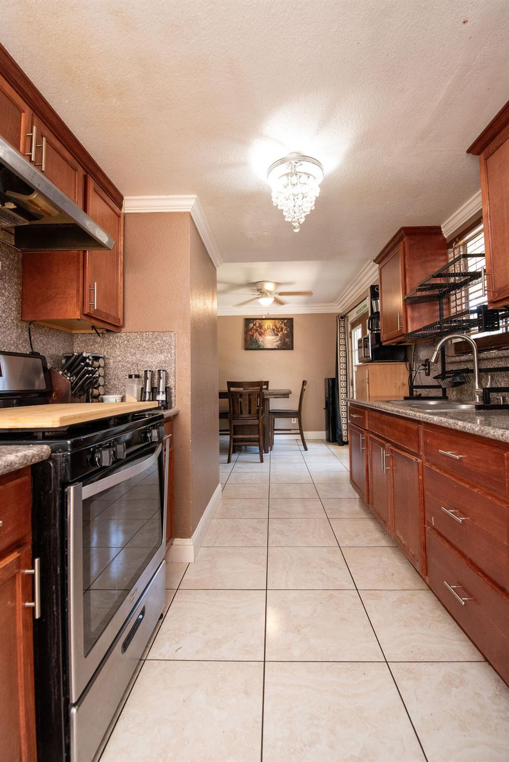1522 Vine Circle