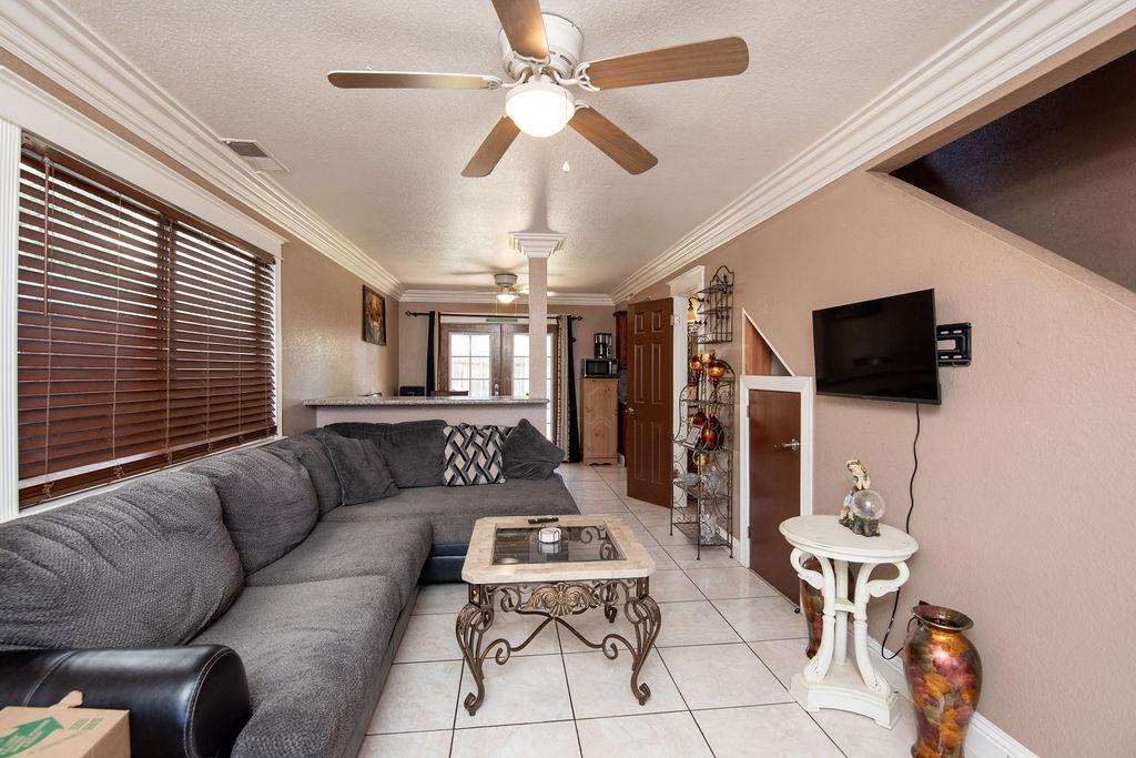 1522 Vine Circle