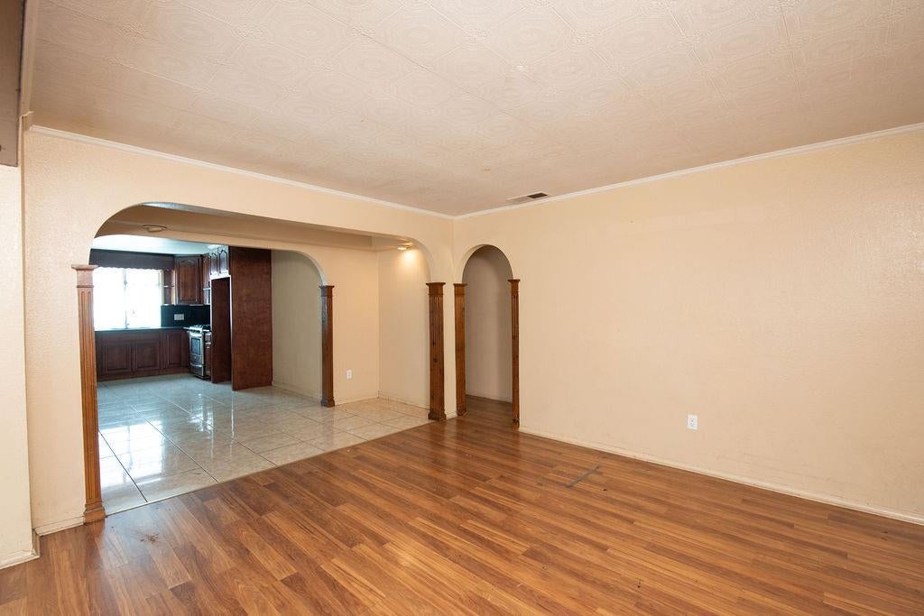 309 Lovell Way