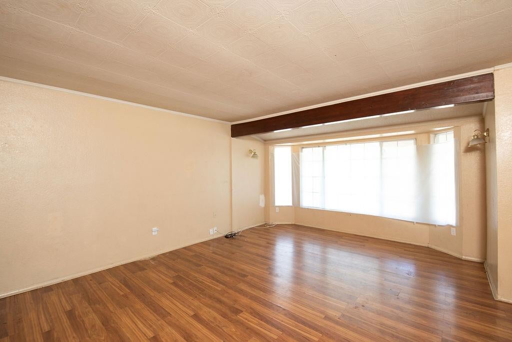 309 Lovell Way