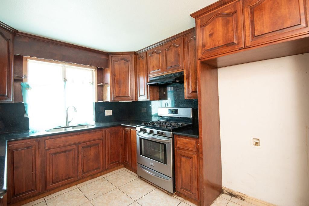 309 Lovell Way
