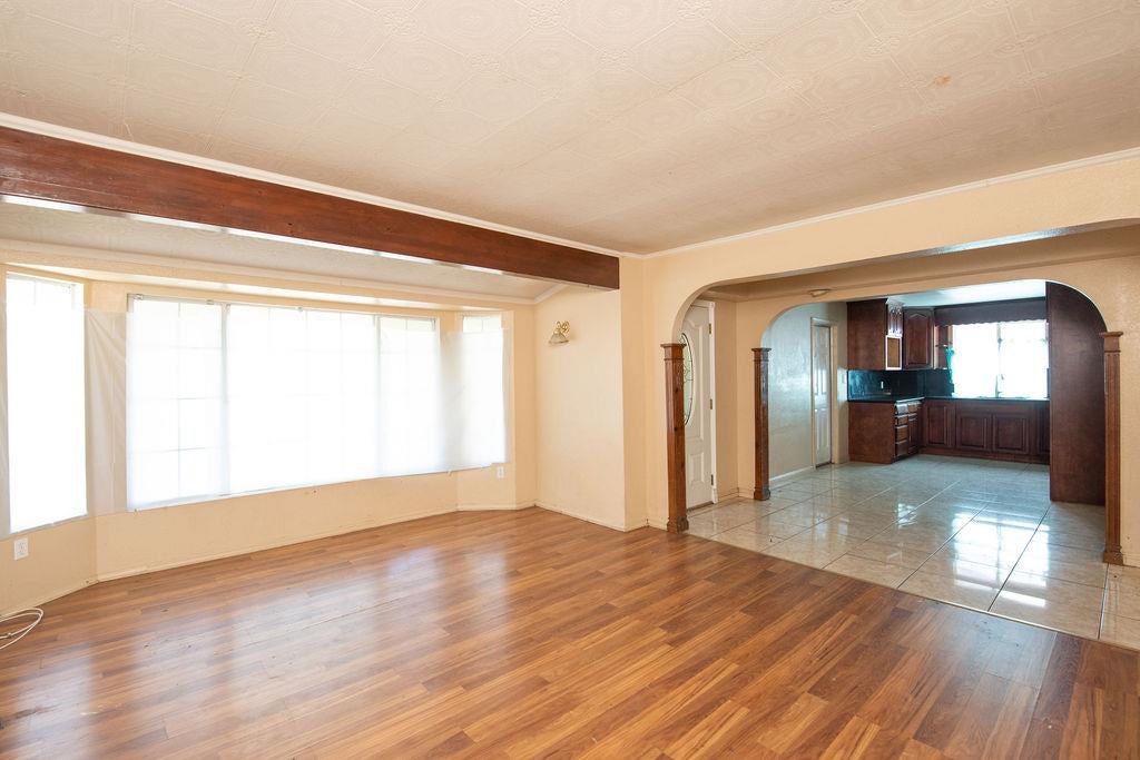 309 Lovell Way