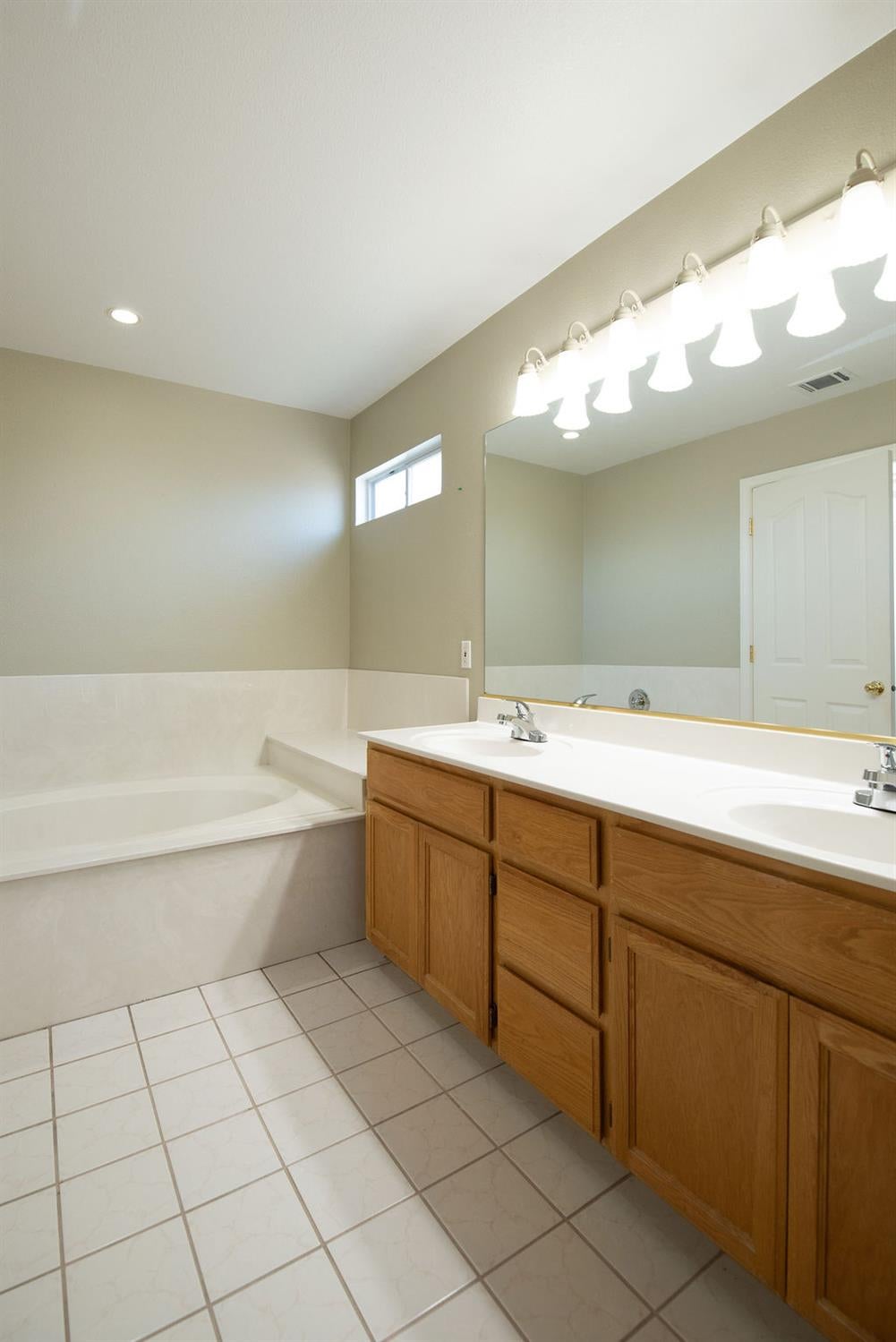 1500 Scenic Drive 23