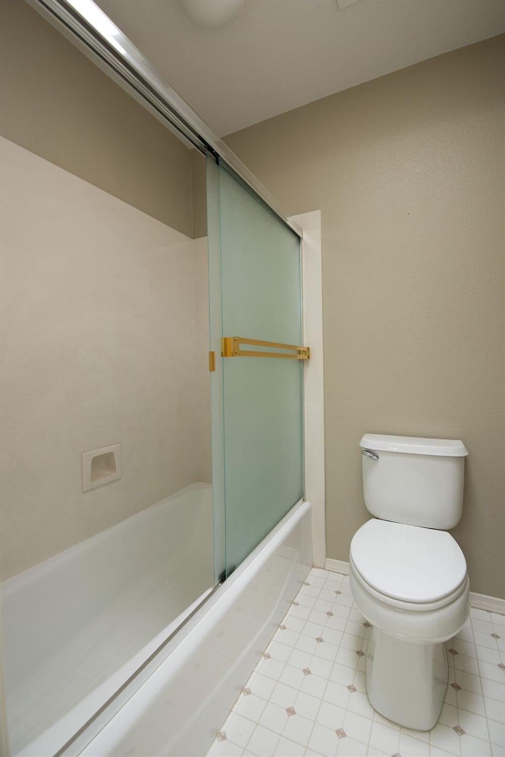 1500 Scenic Drive 23