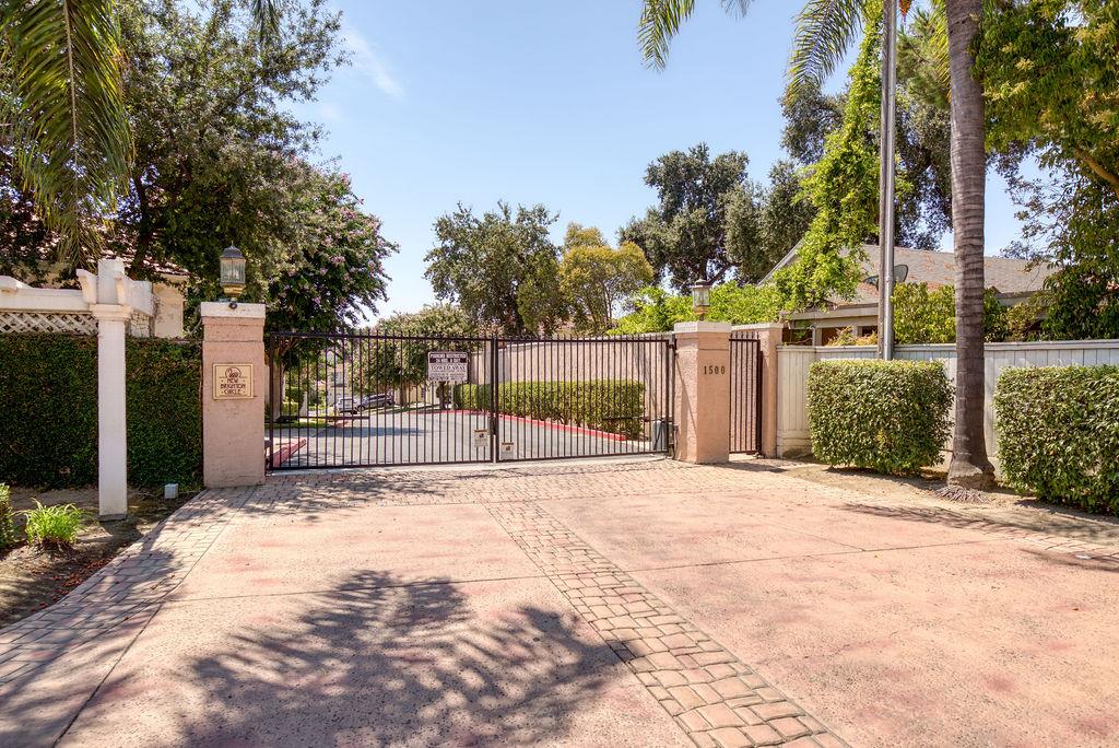 1500 Scenic Drive 23