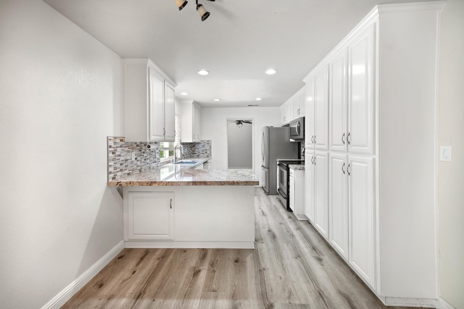 3609 Kona Oak Drive