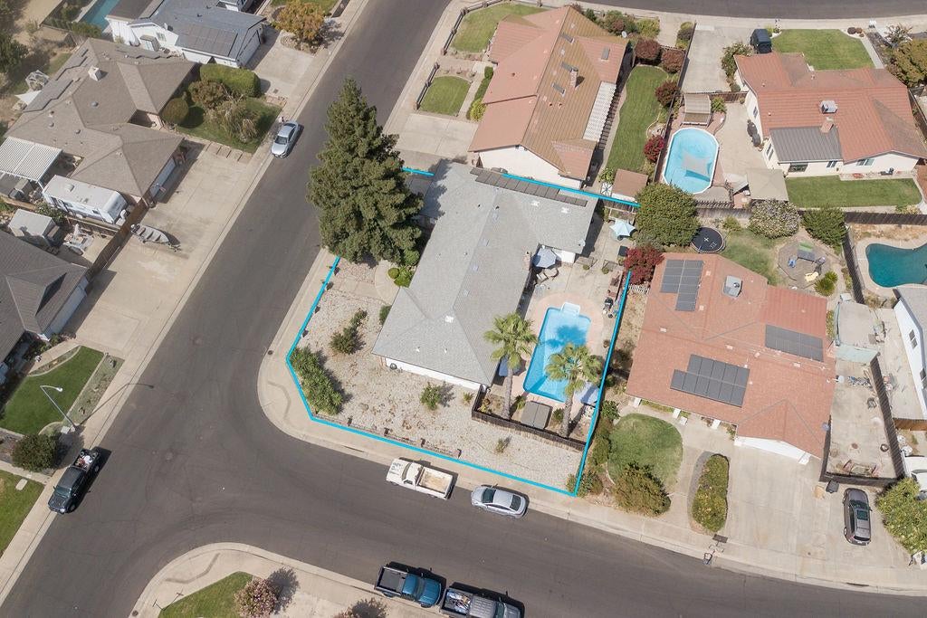 512 Thompson Way