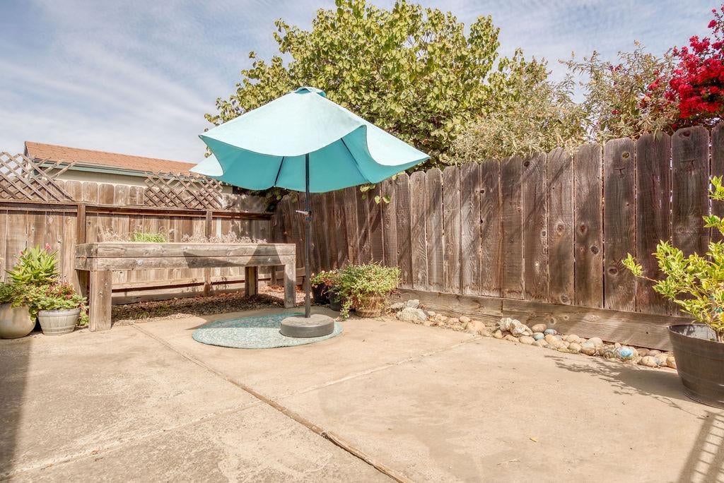 512 Thompson Way
