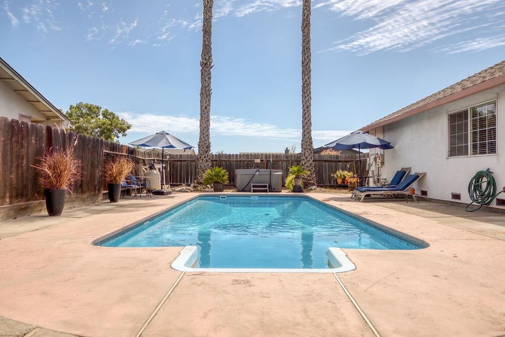 512 Thompson Way