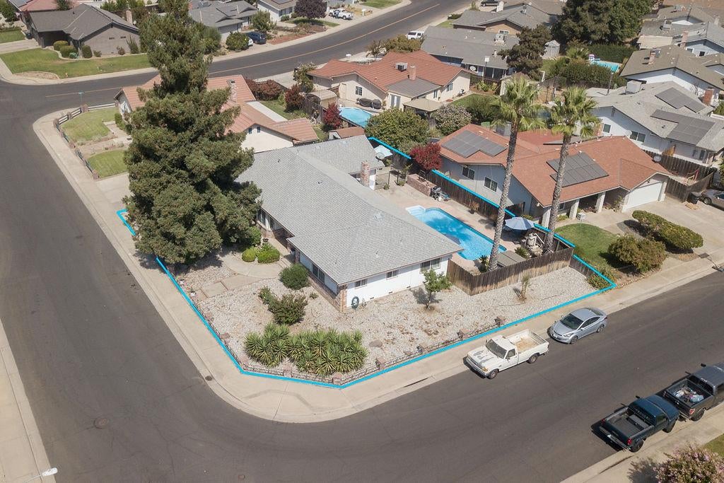 512 Thompson Way