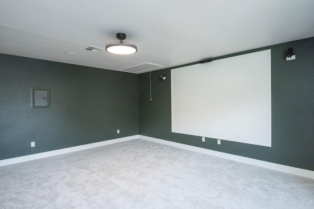 748 Valley View Drive